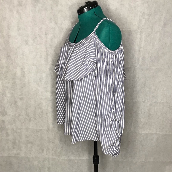 ♥️🇱🇷Ashley Stewart cold shoulder ruffled 🇱🇷♥️ - Picture 2 of 4